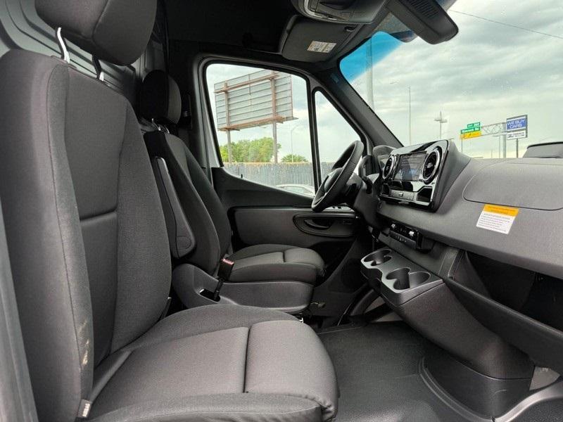new 2025 Mercedes-Benz Sprinter 2500 car, priced at $66,619