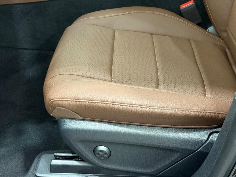 new 2025 Mercedes-Benz GLS 450 car, priced at $93,185