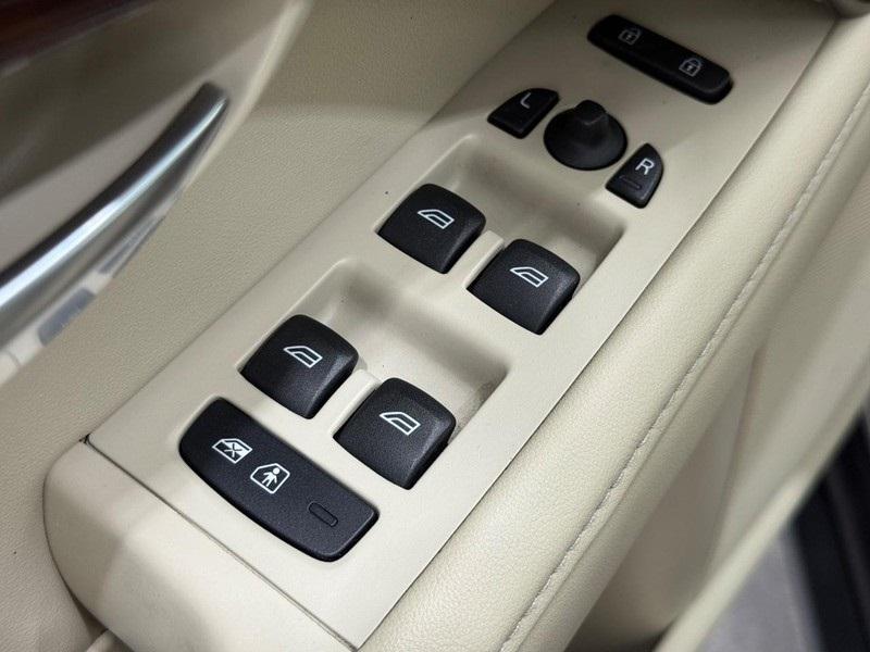 used 2013 Volvo XC70 car, priced at $9,295