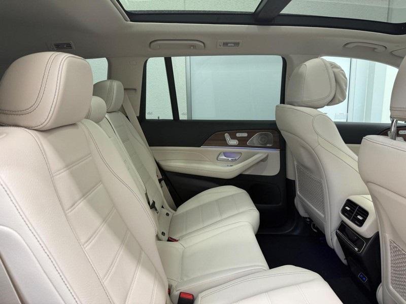 new 2025 Mercedes-Benz GLS 450 car, priced at $103,205
