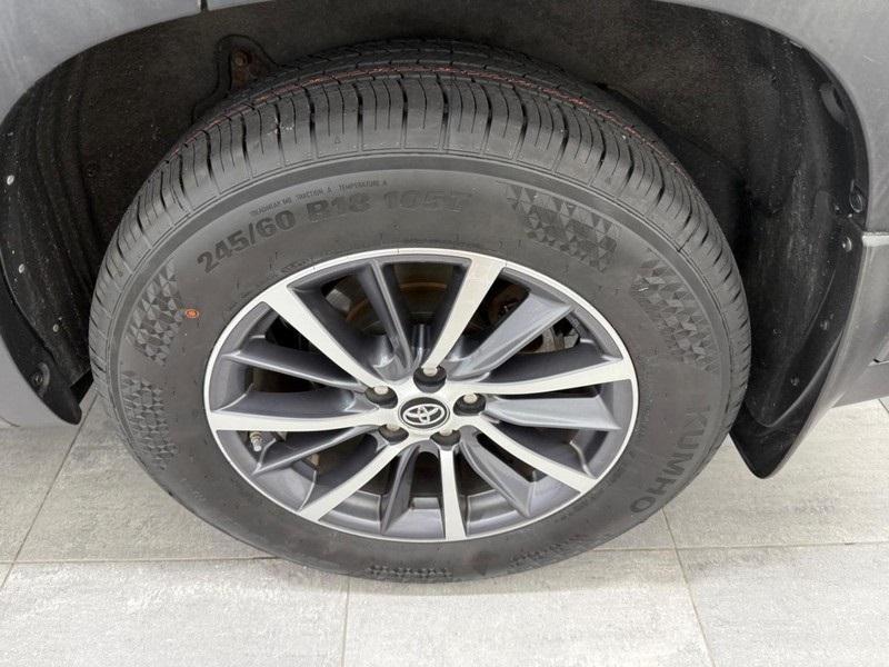 used 2018 Toyota Highlander car, priced at $21,490