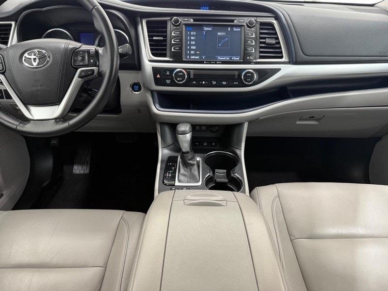 used 2018 Toyota Highlander car, priced at $21,490