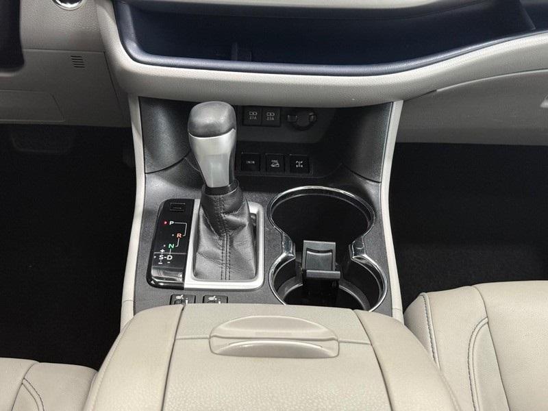 used 2018 Toyota Highlander car, priced at $21,490