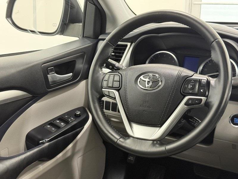 used 2018 Toyota Highlander car, priced at $21,490