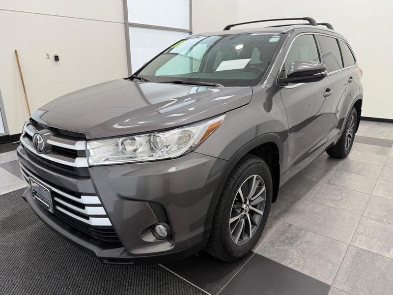 used 2018 Toyota Highlander car, priced at $21,490