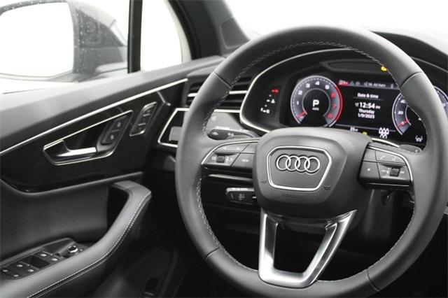 new 2025 Audi Q7 car, priced at $77,840