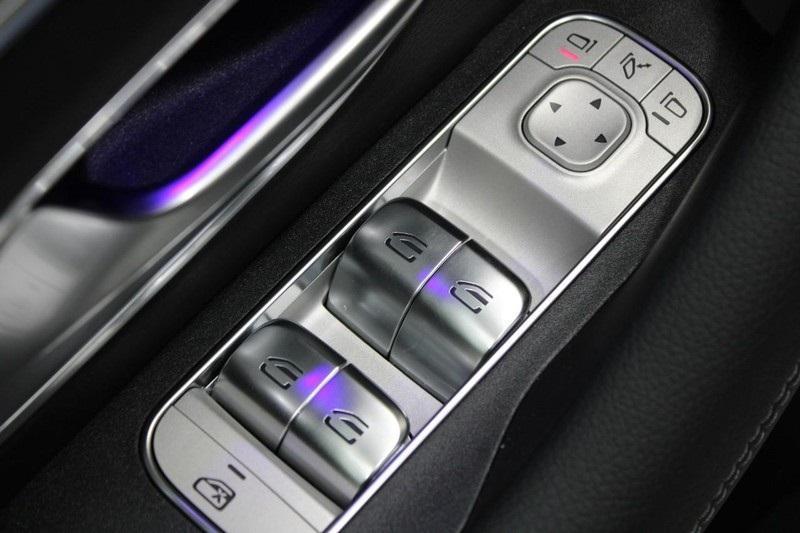 new 2025 Mercedes-Benz GLE 450 car, priced at $89,860