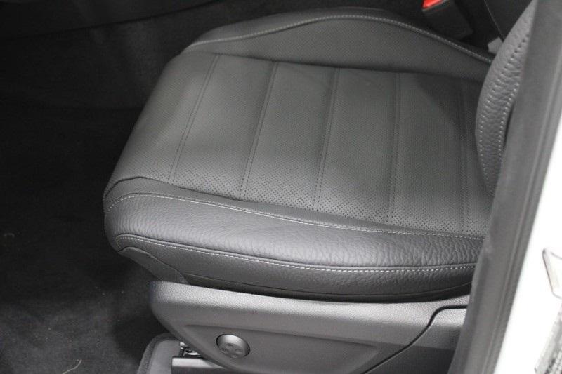 new 2025 Mercedes-Benz GLE 450 car, priced at $89,860