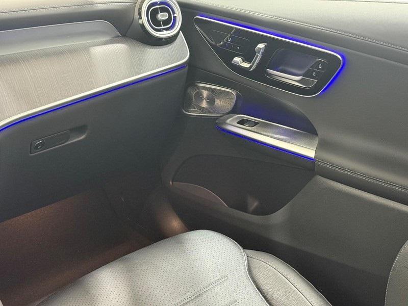 new 2025 Mercedes-Benz GLC 300 car, priced at $65,705
