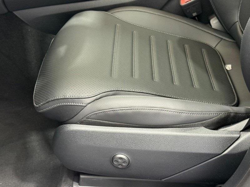 new 2025 Mercedes-Benz GLC 350e car, priced at $71,305