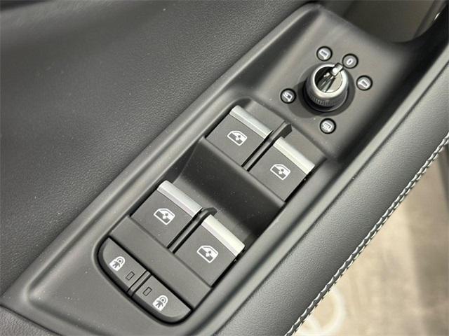new 2025 Audi Q7 car, priced at $77,450