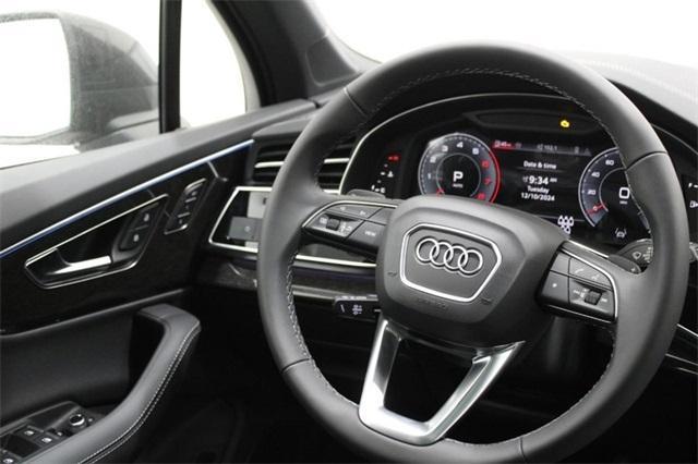 new 2025 Audi Q7 car, priced at $77,970