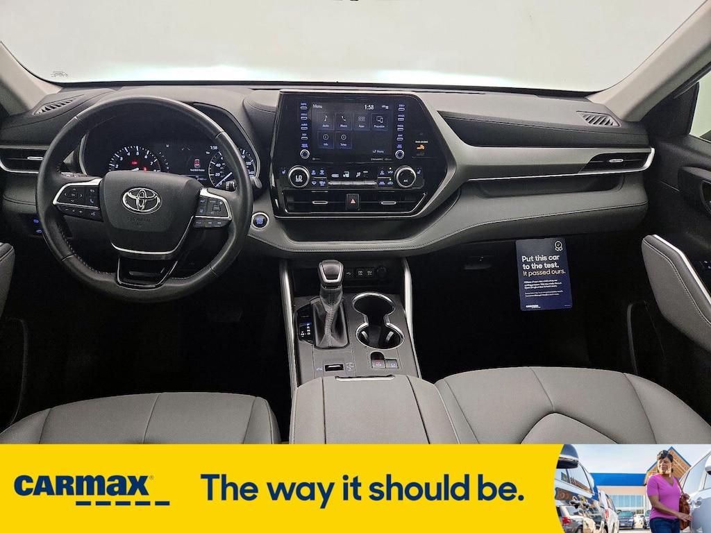 used 2020 Toyota Highlander car, priced at $34,998