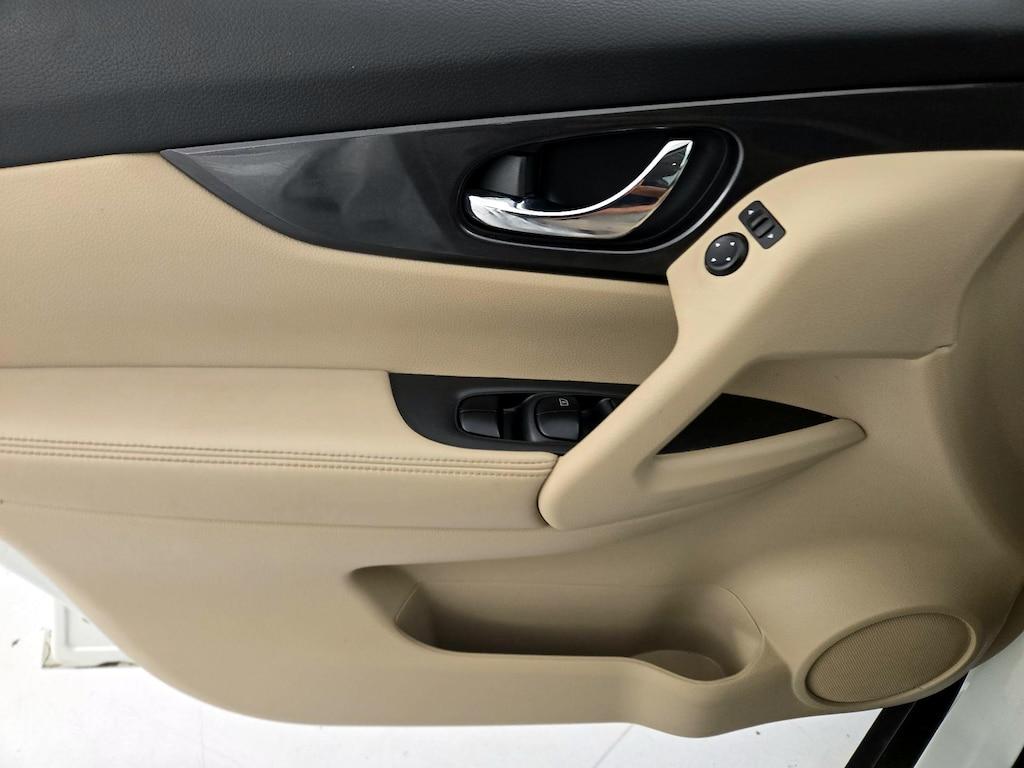 used 2018 Nissan Rogue car, priced at $13,998