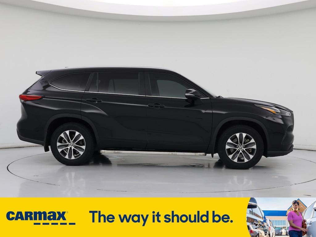 used 2023 Toyota Highlander car, priced at $29,998