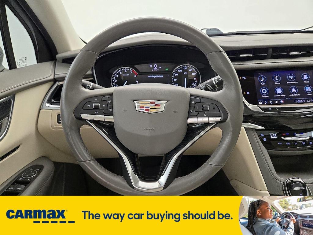 used 2022 Cadillac XT6 car, priced at $36,998