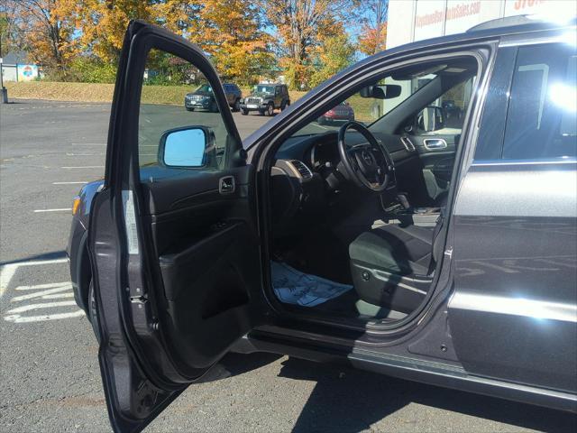 used 2017 Jeep Grand Cherokee car, priced at $15,500