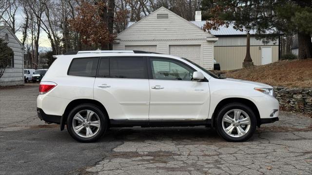 used 2011 Toyota Highlander car, priced at $13,999