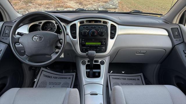 used 2006 Toyota Highlander car, priced at $9,998