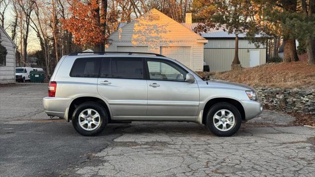 used 2006 Toyota Highlander car, priced at $9,998