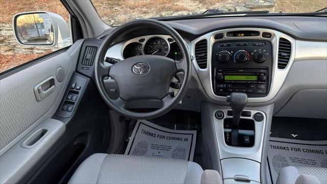 used 2006 Toyota Highlander car, priced at $9,998