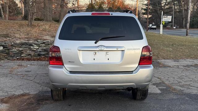 used 2006 Toyota Highlander car, priced at $9,998