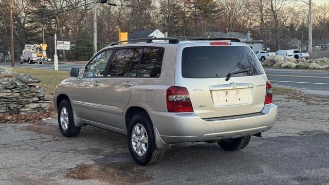 used 2006 Toyota Highlander car, priced at $9,998