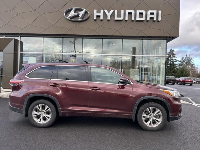 used 2015 Toyota Highlander car, priced at $18,999