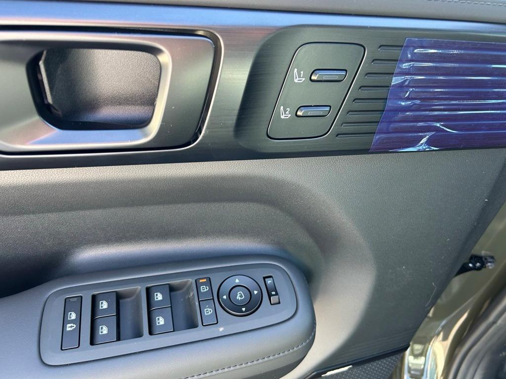new 2025 Hyundai SANTA FE HEV car, priced at $49,315