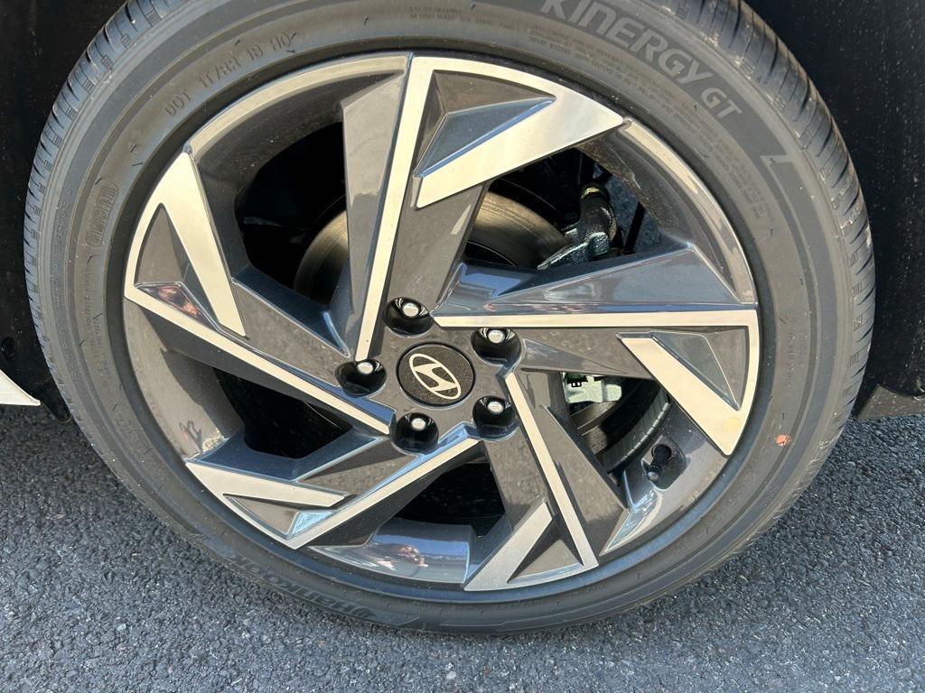 new 2025 Hyundai ELANTRA HEV car, priced at $27,620