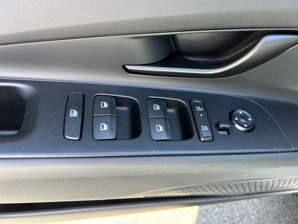 new 2025 Hyundai ELANTRA HEV car, priced at $27,620