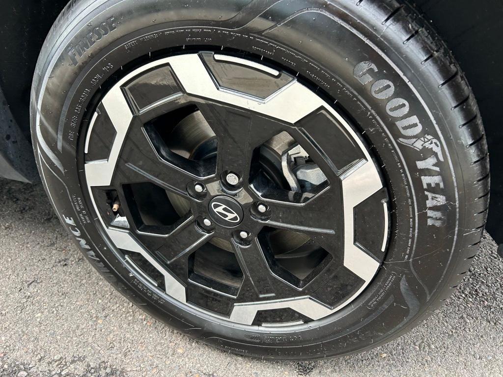 used 2025 Hyundai Santa Fe car, priced at $34,788