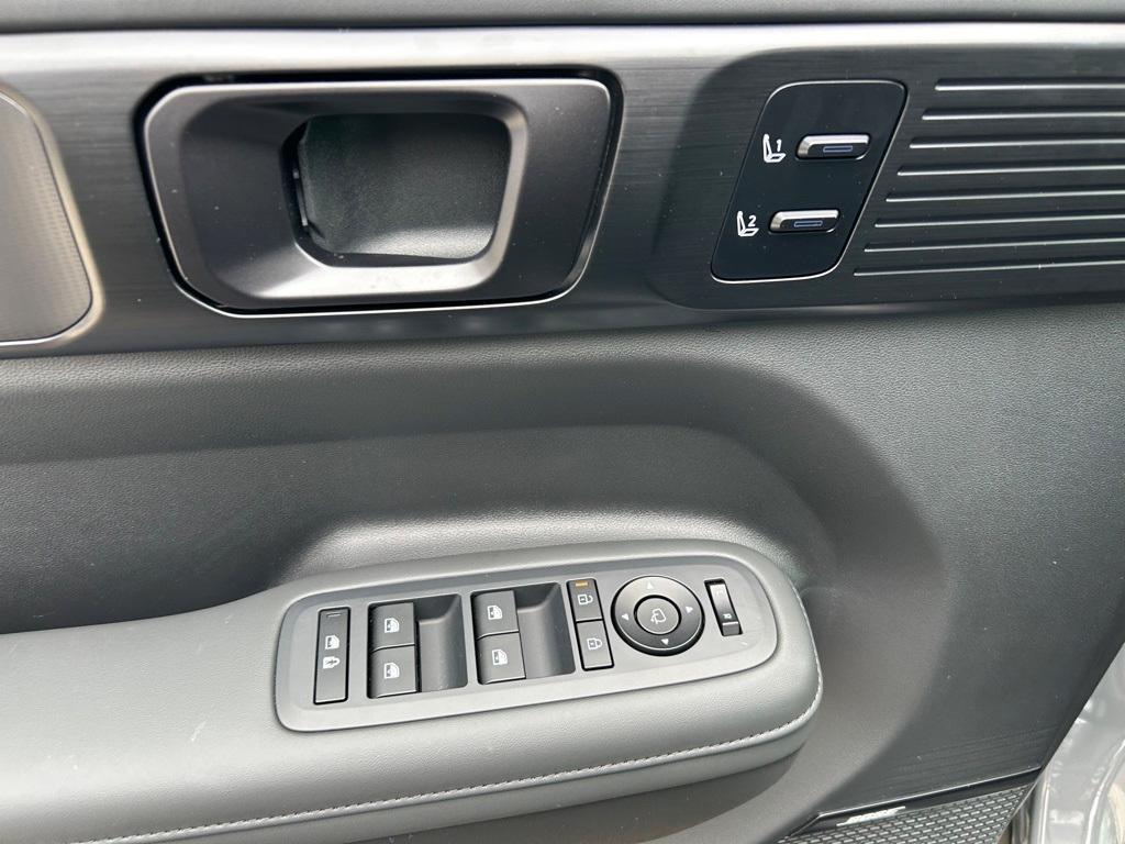 new 2025 Hyundai SANTA FE HEV car, priced at $49,125