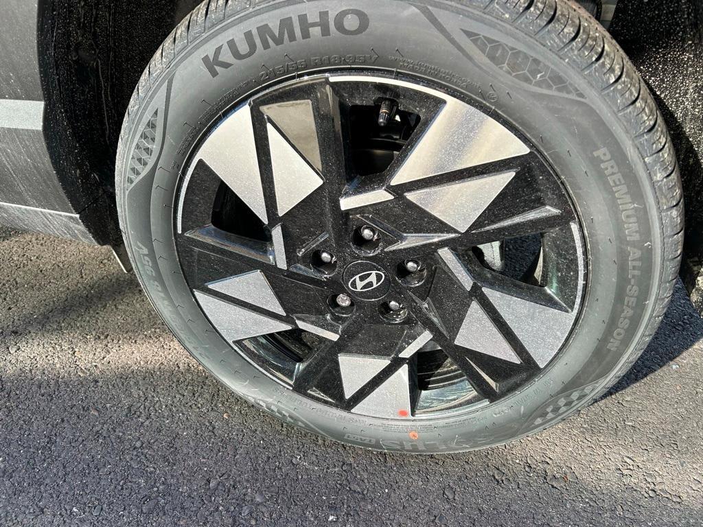 new 2025 Hyundai Kona car, priced at $28,085
