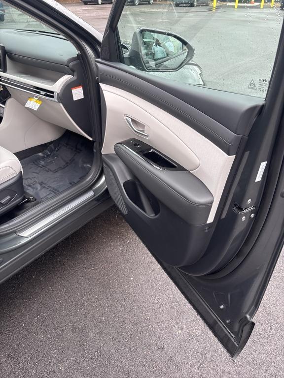 new 2025 Hyundai TUCSON Hybrid car, priced at $41,495
