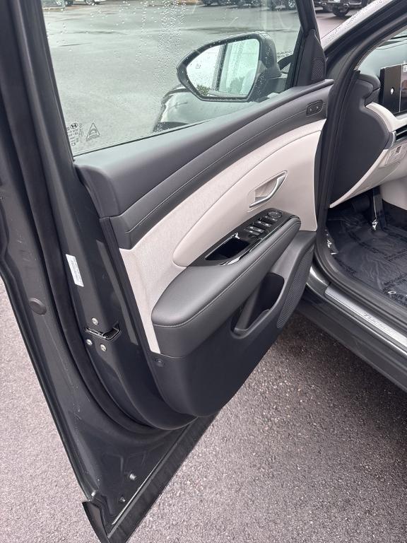 new 2025 Hyundai TUCSON Hybrid car, priced at $41,495
