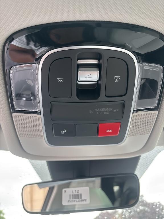new 2025 Hyundai TUCSON Hybrid car, priced at $41,495