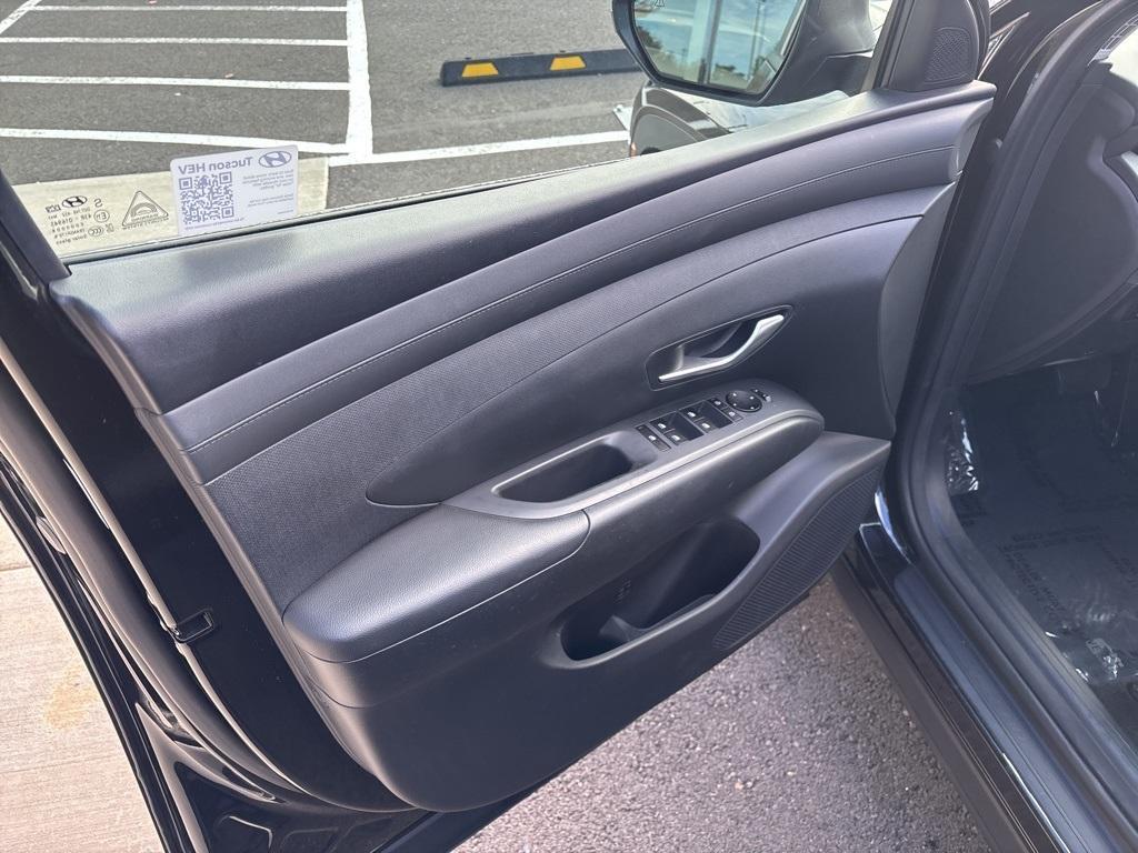 used 2025 Hyundai TUCSON Hybrid car, priced at $32,333