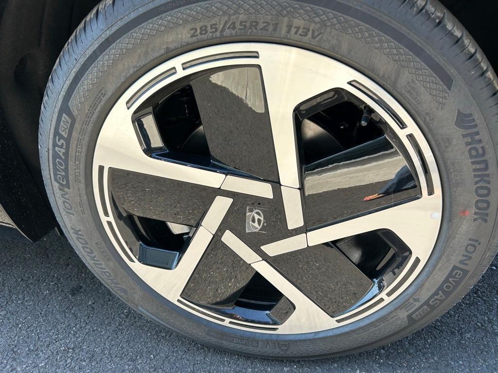 new 2026 Hyundai IONIQ 9 car, priced at $73,360