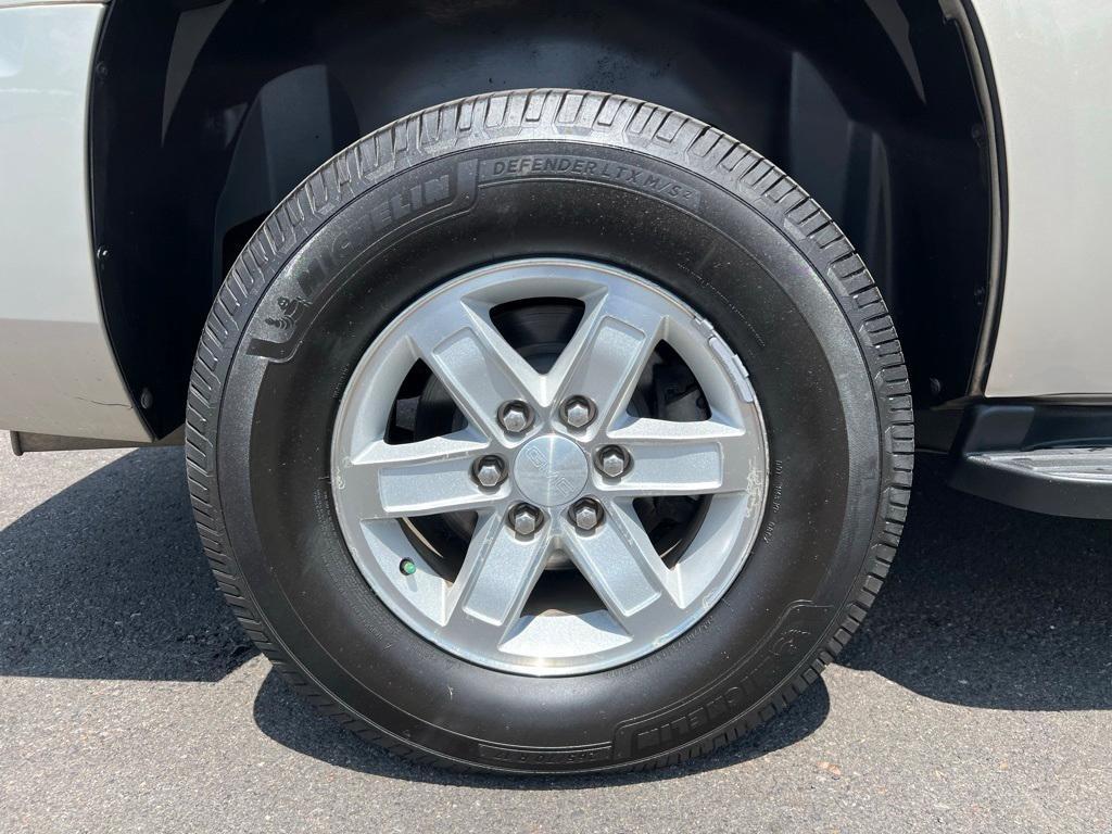 used 2012 GMC Yukon car, priced at $11,950