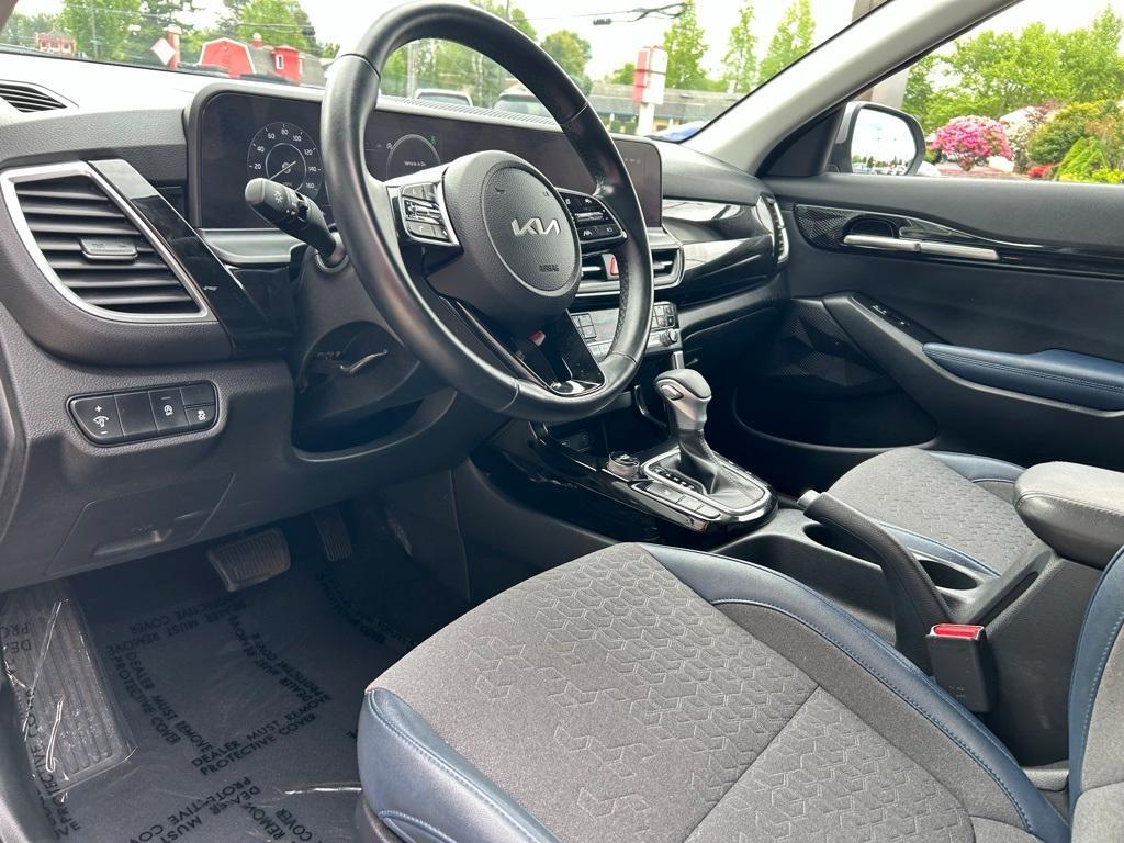 used 2024 Kia Seltos car, priced at $24,322