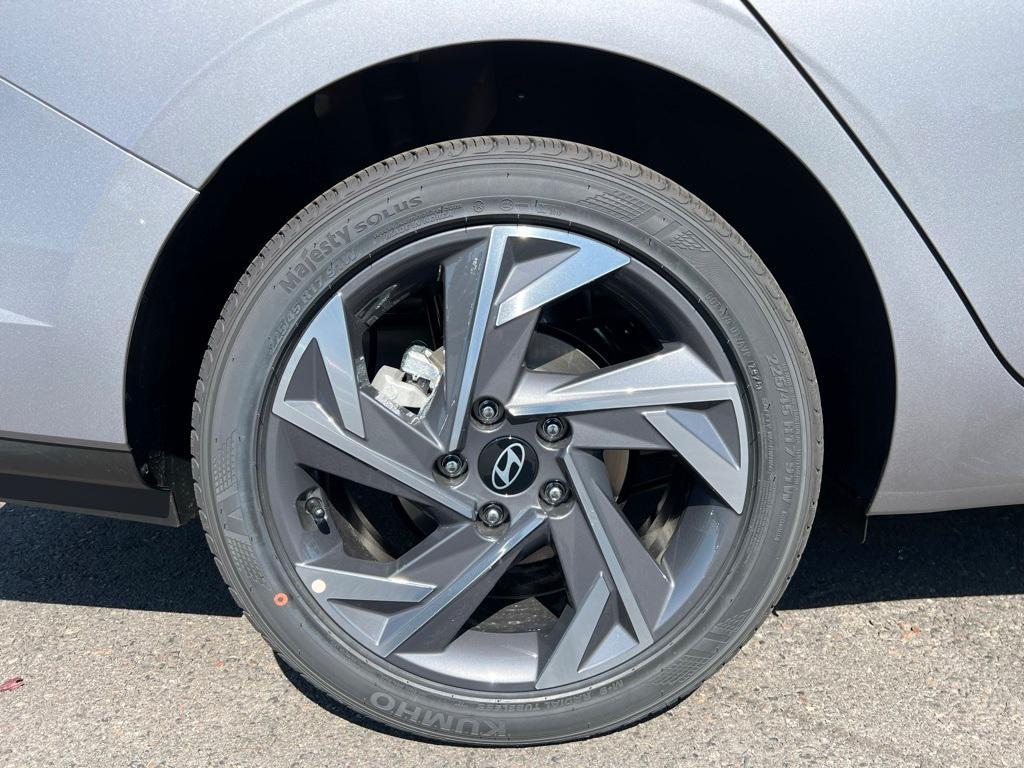new 2025 Hyundai Elantra car, priced at $25,905