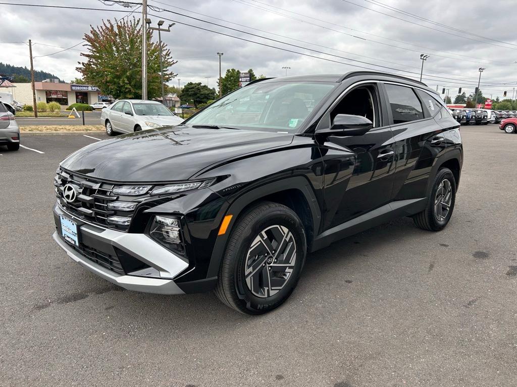 used 2025 Hyundai TUCSON Hybrid car, priced at $30,998