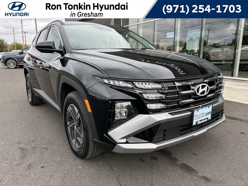 used 2025 Hyundai TUCSON Hybrid car, priced at $30,998