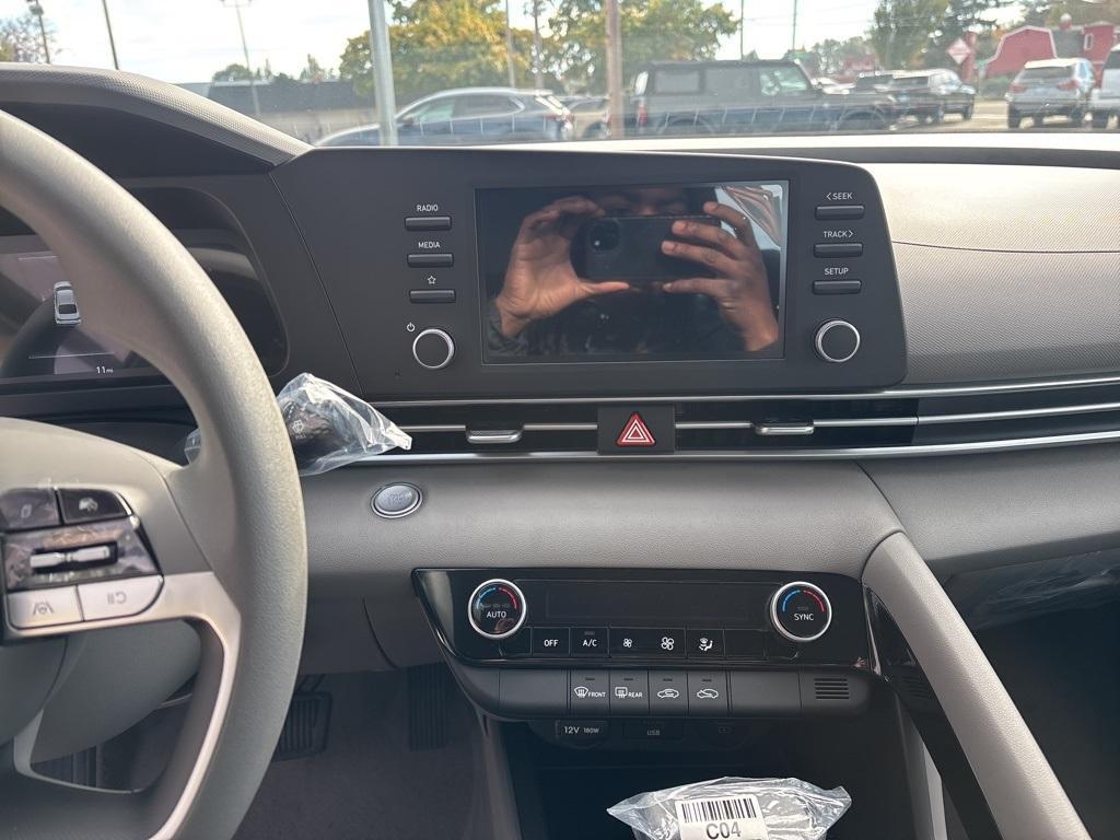 new 2025 Hyundai ELANTRA HEV car, priced at $25,165