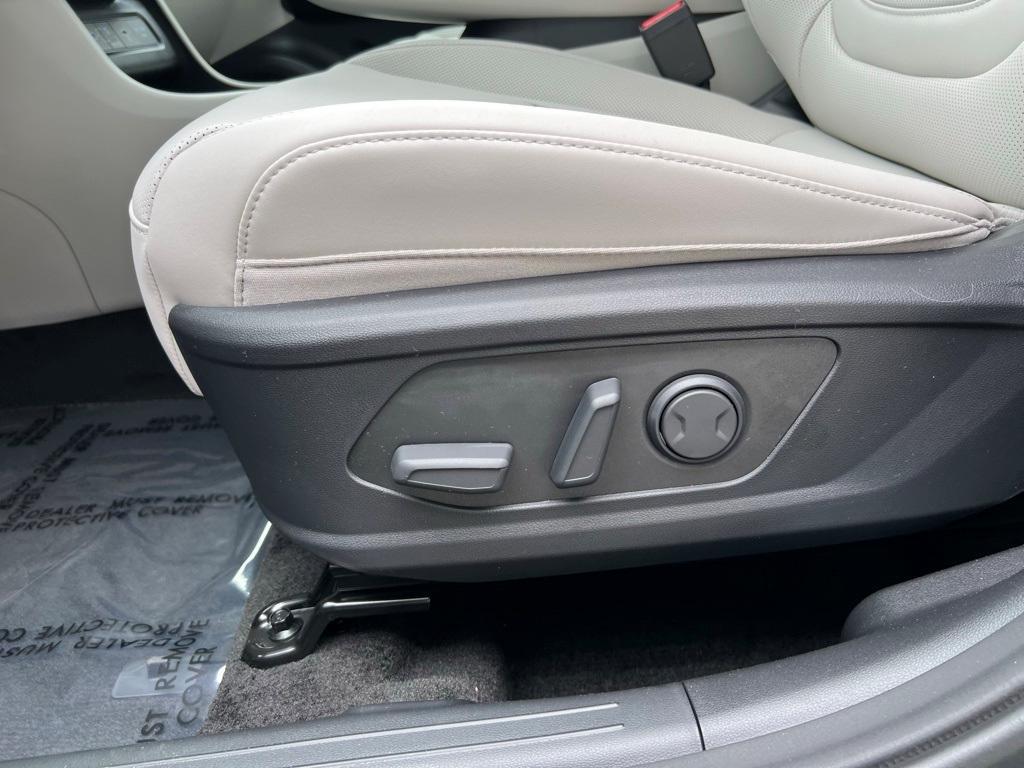 new 2025 Hyundai TUCSON Hybrid car, priced at $37,310