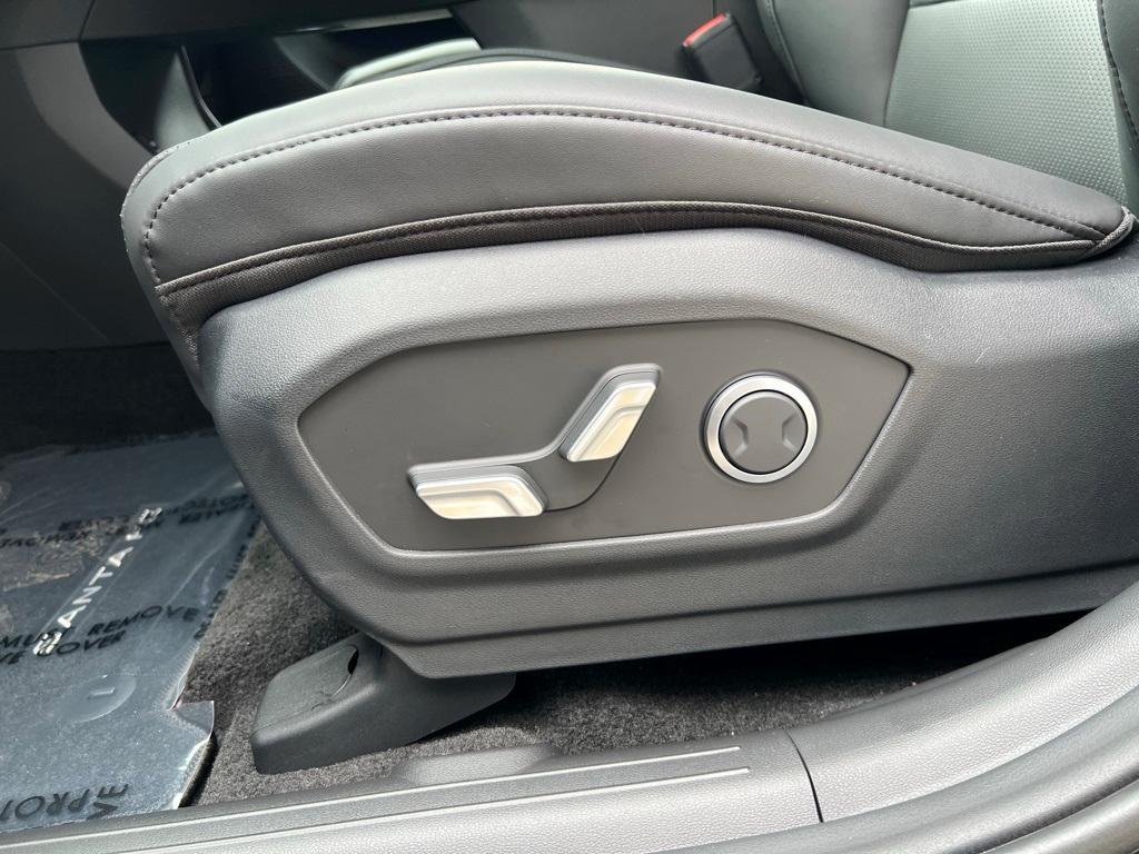 new 2025 Hyundai SANTA FE HEV car, priced at $39,934