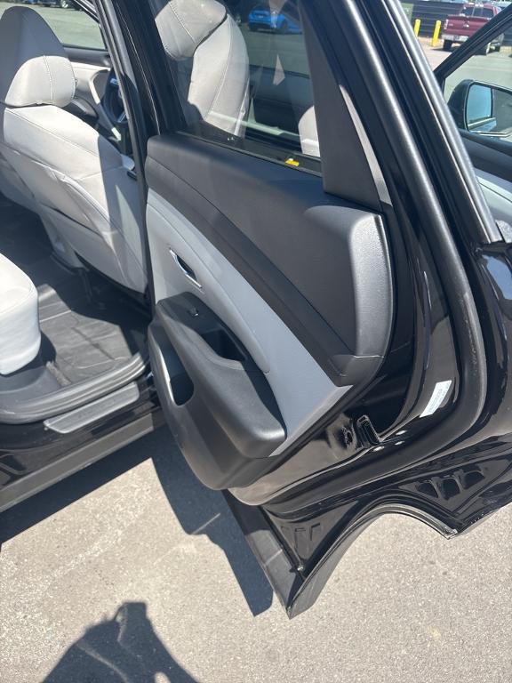 new 2025 Hyundai TUCSON Hybrid car, priced at $34,030