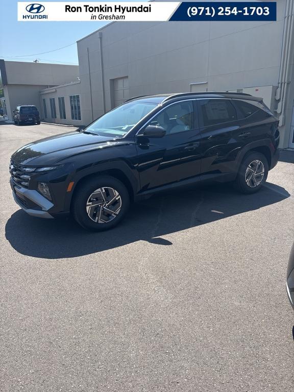 new 2025 Hyundai TUCSON Hybrid car, priced at $33,411