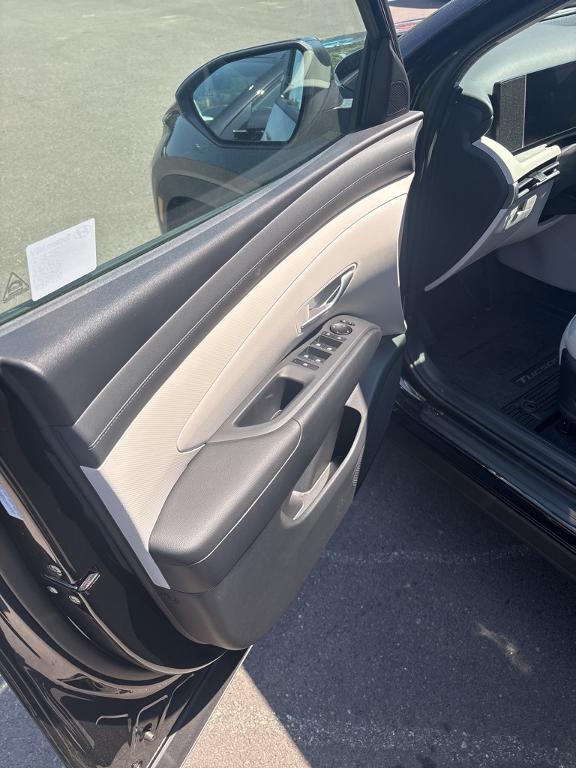 new 2025 Hyundai TUCSON Hybrid car, priced at $34,030